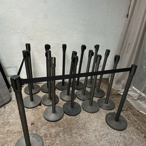Retractable Queue Stands x 24