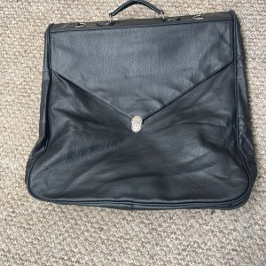 Clavis Garment Bag