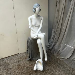 Atrezzo Women's Mannequin