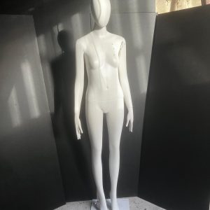 1 x Standing Atrezzo Mannequins