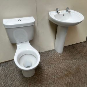 Lecico matching toilet and sink